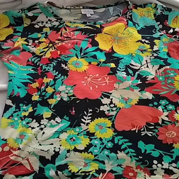 Top - Picture 2 of 2